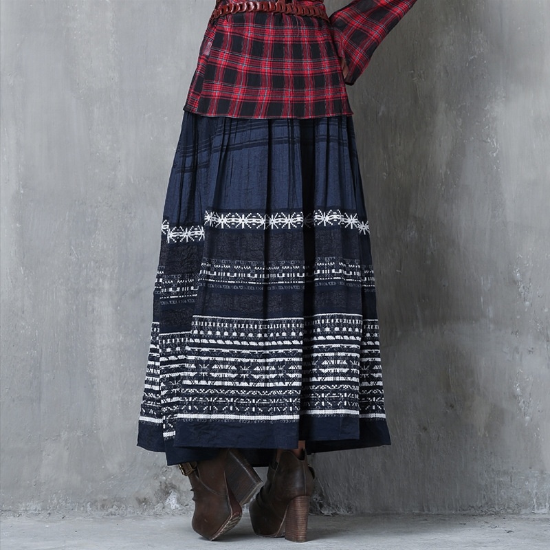 Elastic Waist Retro Embroidered Pleated Skirt