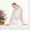 Süßes Langarm-Stickerei Brautkleid Organza Layered Mesh-Kleid