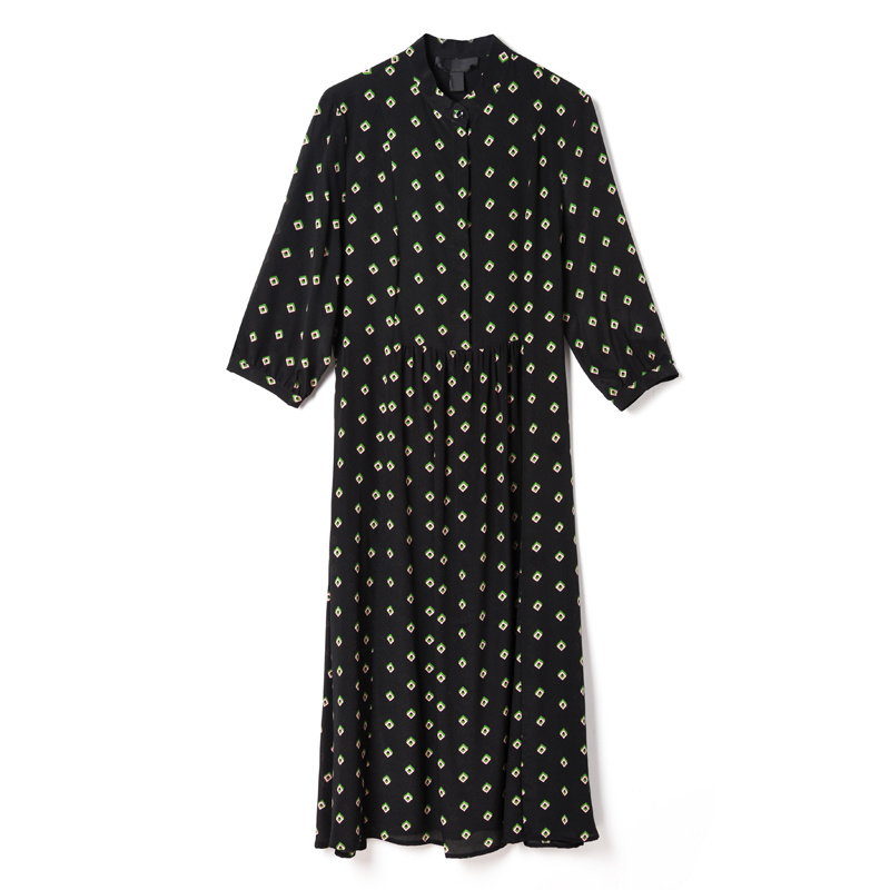 Impression En Noir Et Blanc À Carreaux Moitié Manches Robe De Soie Avec Une Cravate À La Taille | VoguesUs