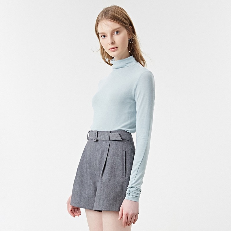 Simple And Comfortable With The Small High Neck Knitted Shirt |