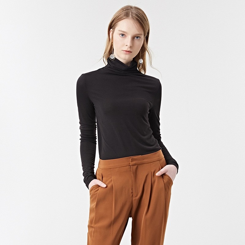 Simple And Comfortable With The Small High Neck Knitted Shirt |