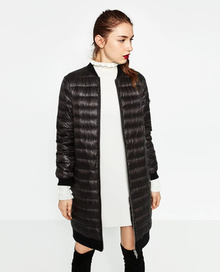 Simple Et Léger Dans La Longue Section De La Veste Vers Le Bas |